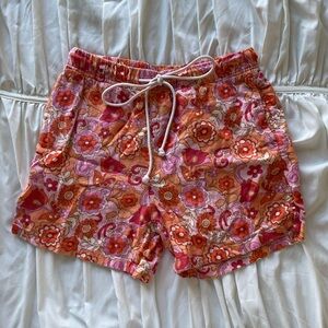 Social Tourist Shorts